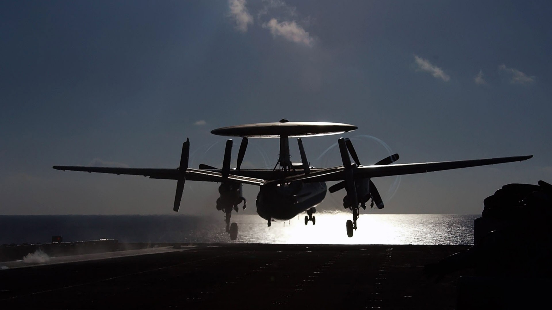 avión e-2c militar despegue