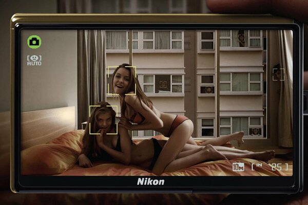 Fotos de chicas en la cámara Nikon