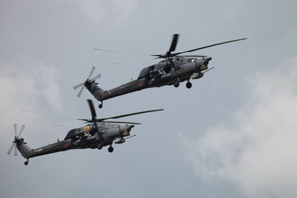 Deux hélicoptères ont volé en mission