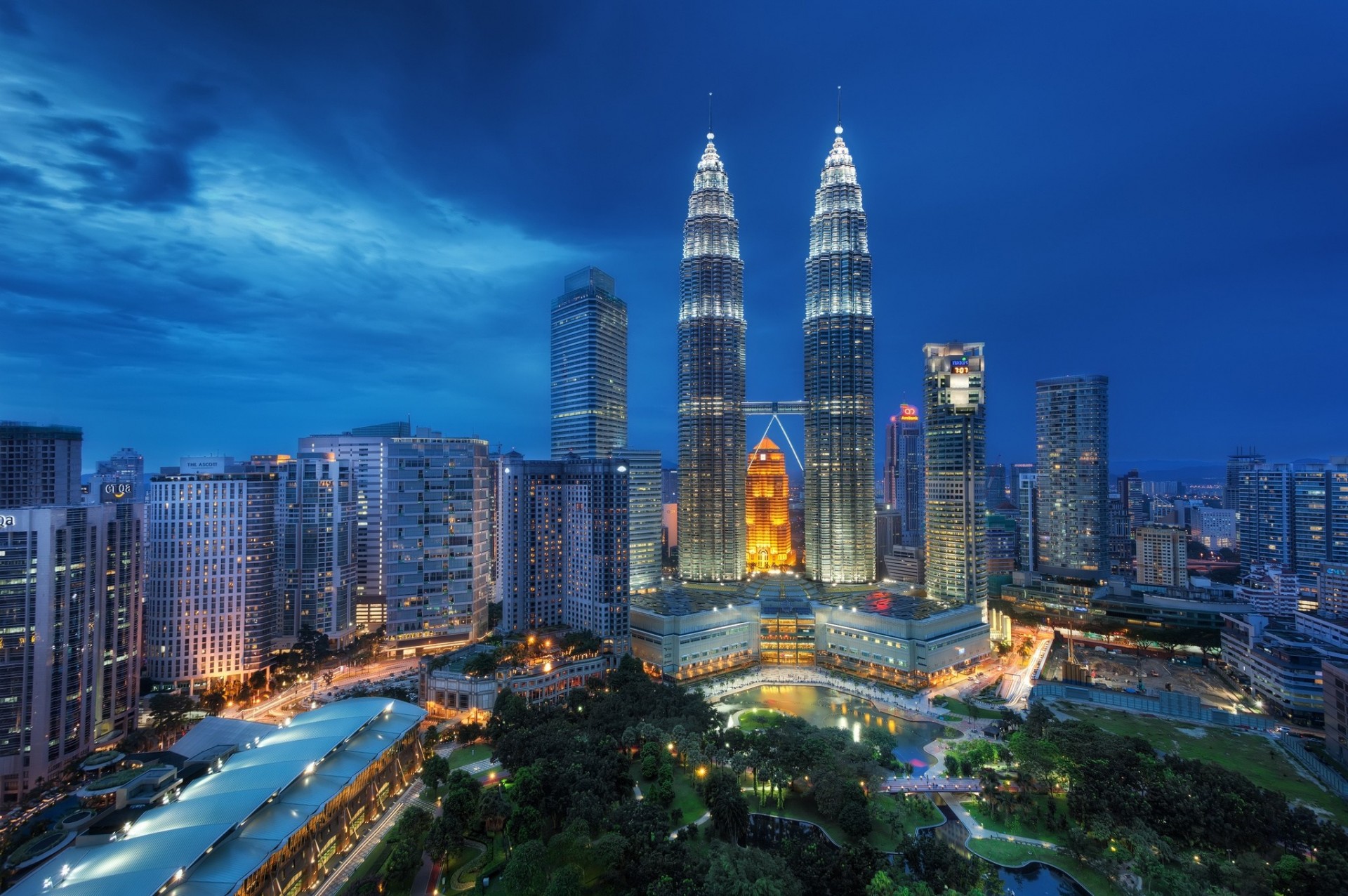 kuala lumpur malesia notte grattacieli