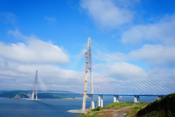 A bridge between the sky and the sea