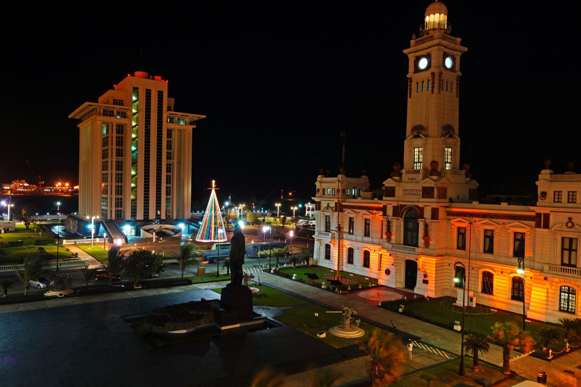 ville de nuit bâtiment mexique