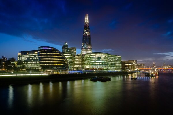 Luci notturne di Londra addormentata