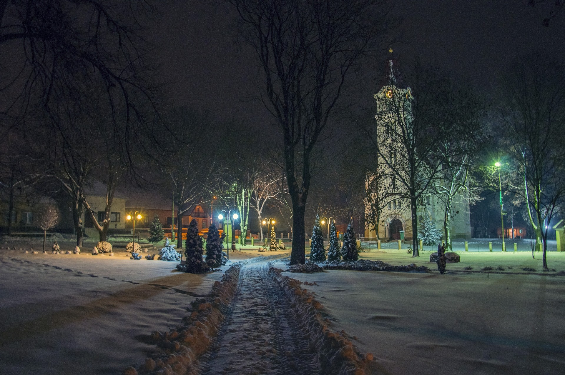 rue église route nuit ville