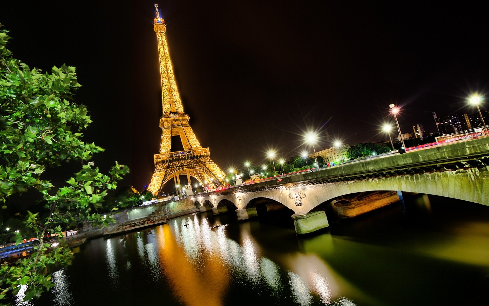 paris eiffel tower qatar airways la tour eiffel