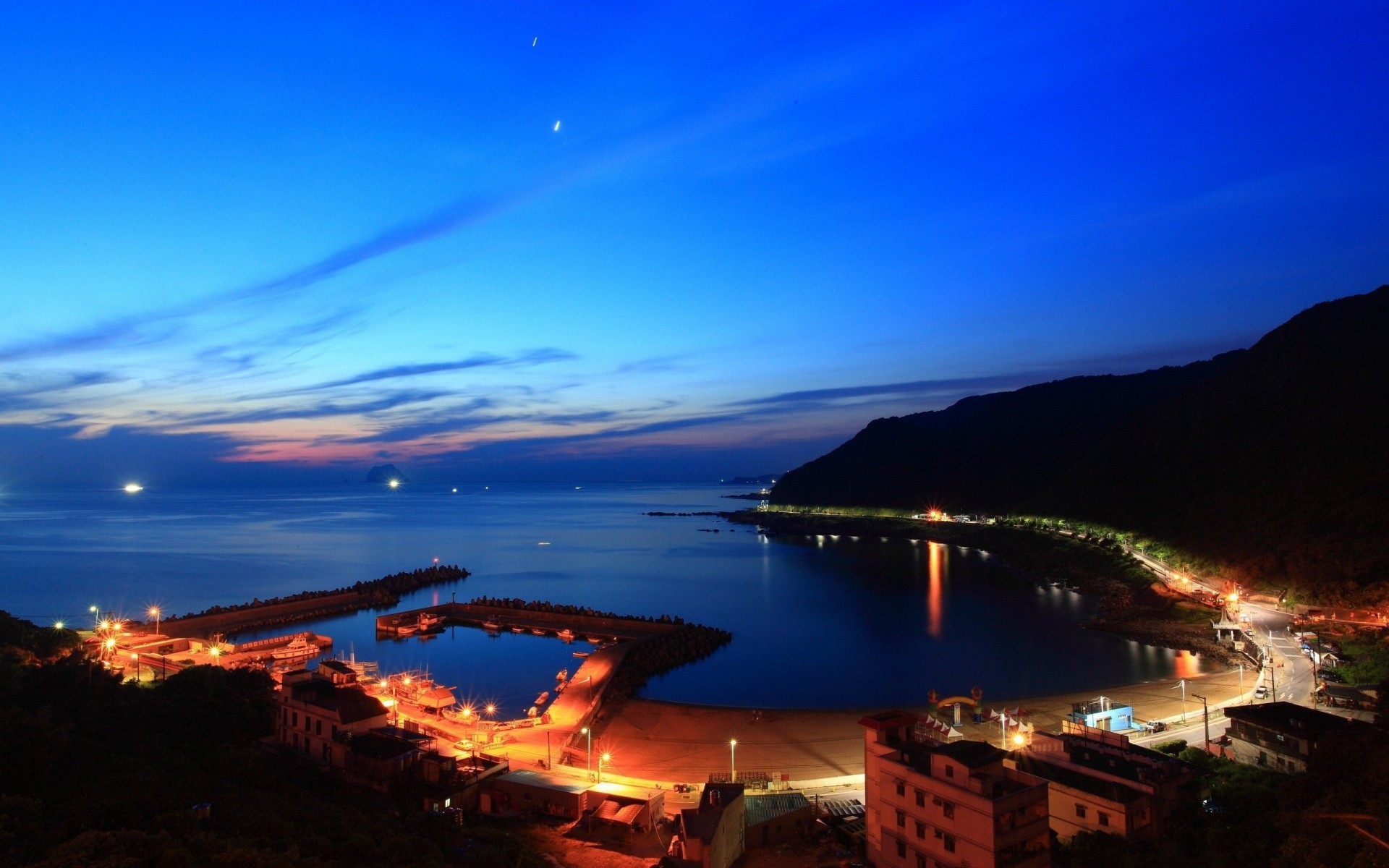 noche puesta de sol cielo azul mar