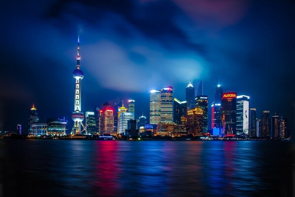 Shanghai Nacht im Licht der Laternen