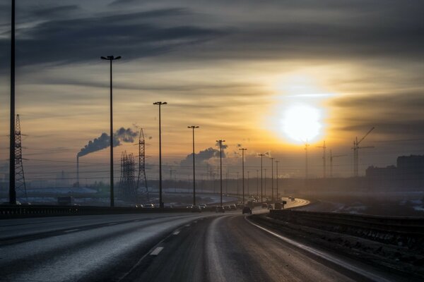 Sonnige Landschaft des St. Petersburger Boliden