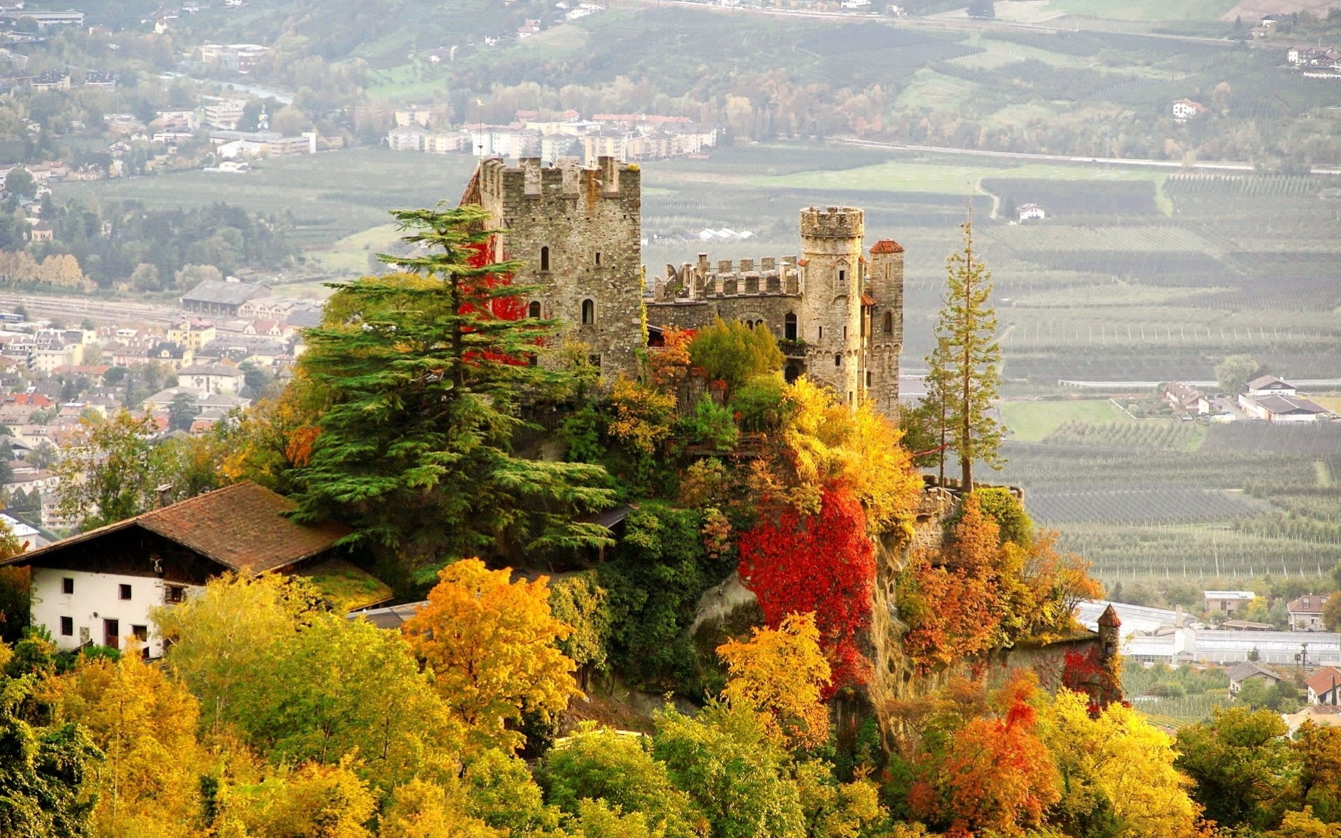 italia bloqueo ciudad castillo otoño brunnenburg