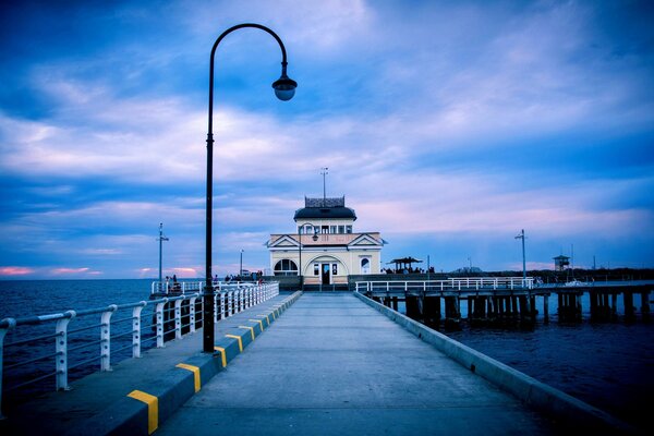 Lantern on the bridge of the Australian city of Melbourne