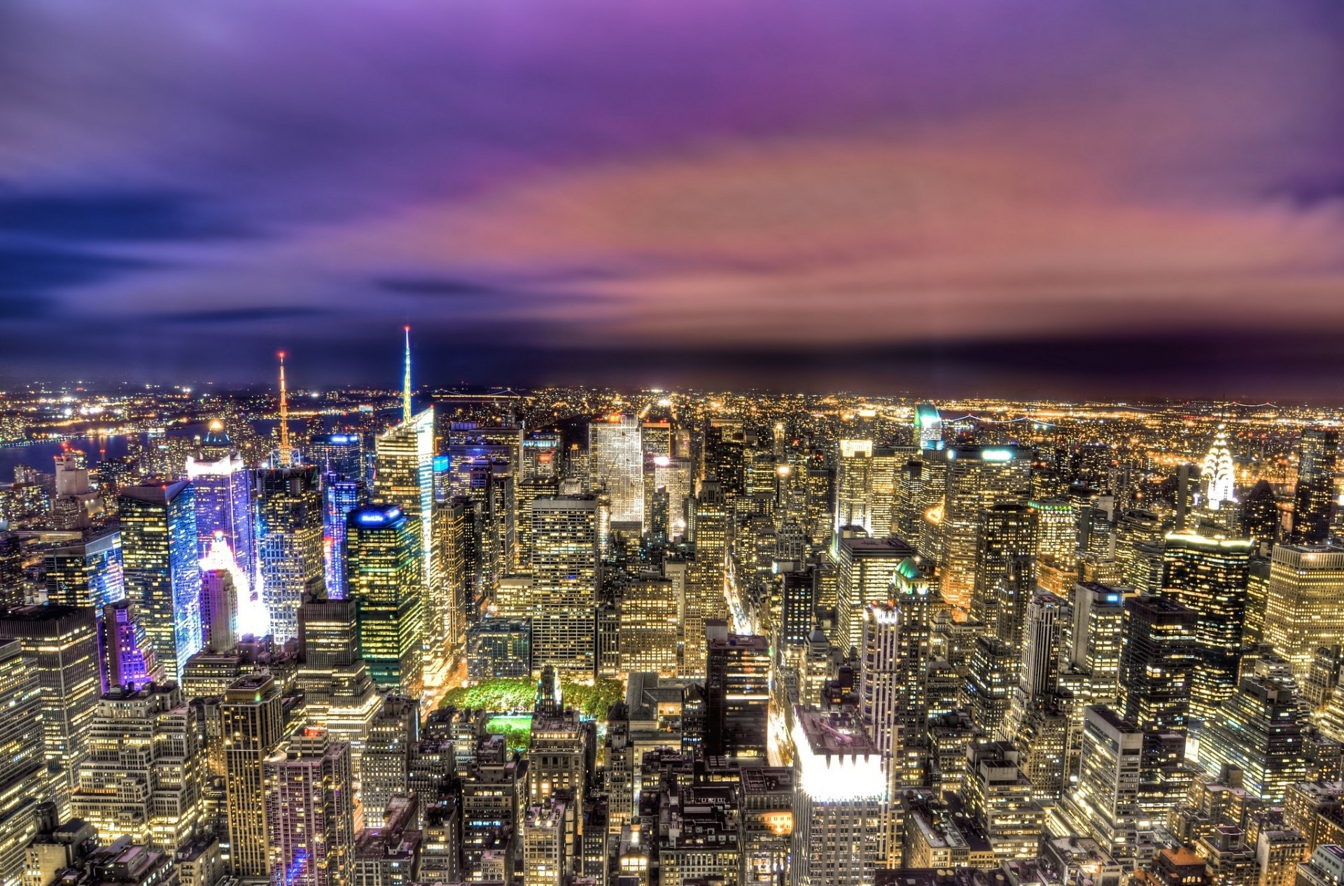 new york city lichter wolkenkratzer dunkelheit sonnenuntergang