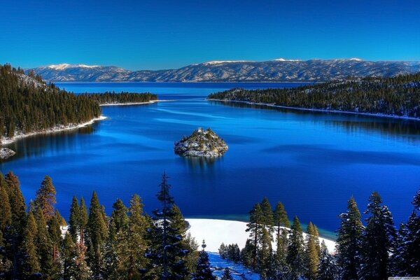 Eine einsame Insel mitten im Lake Tahoe