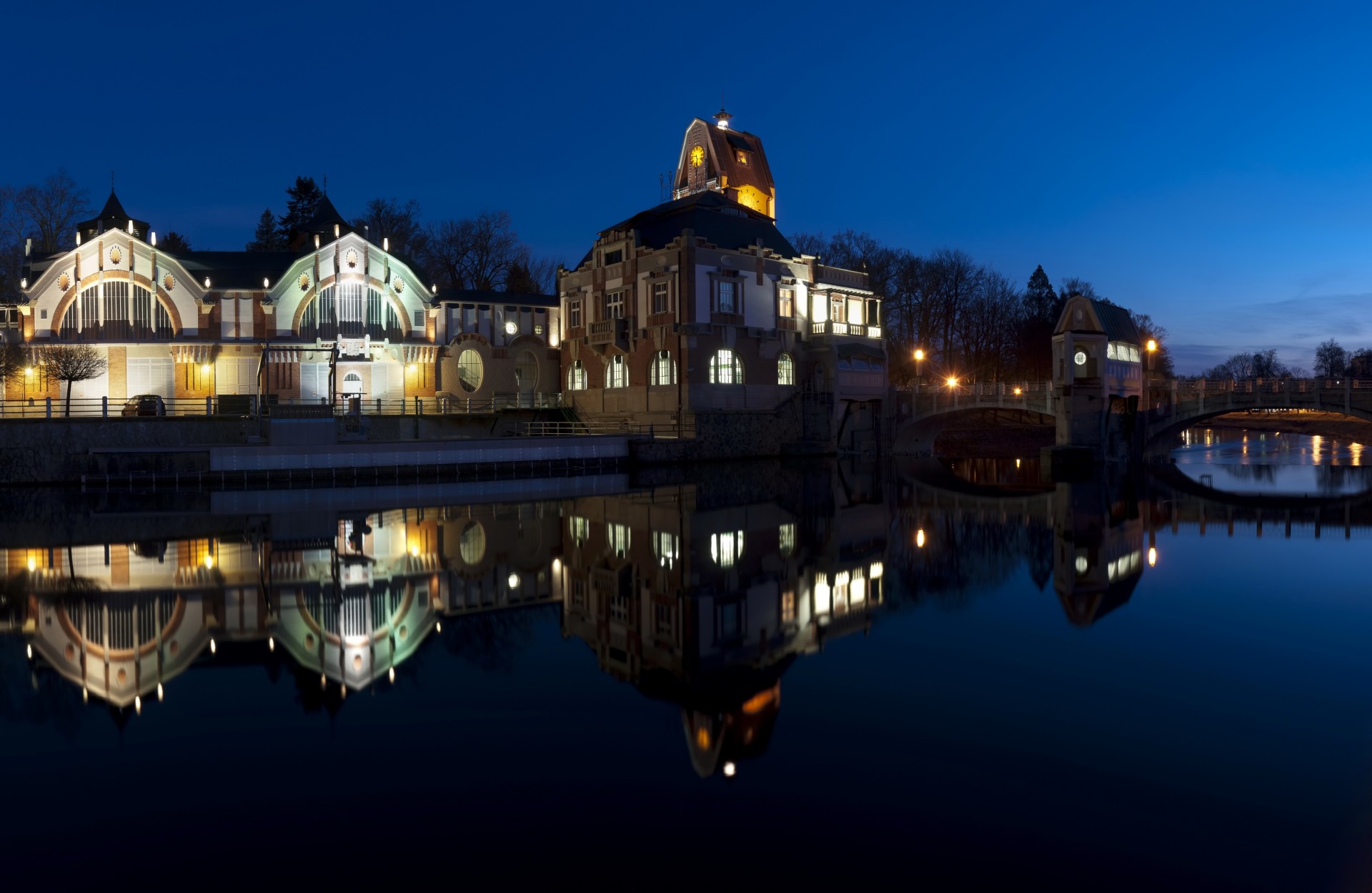 czechy noc miasto rzeka