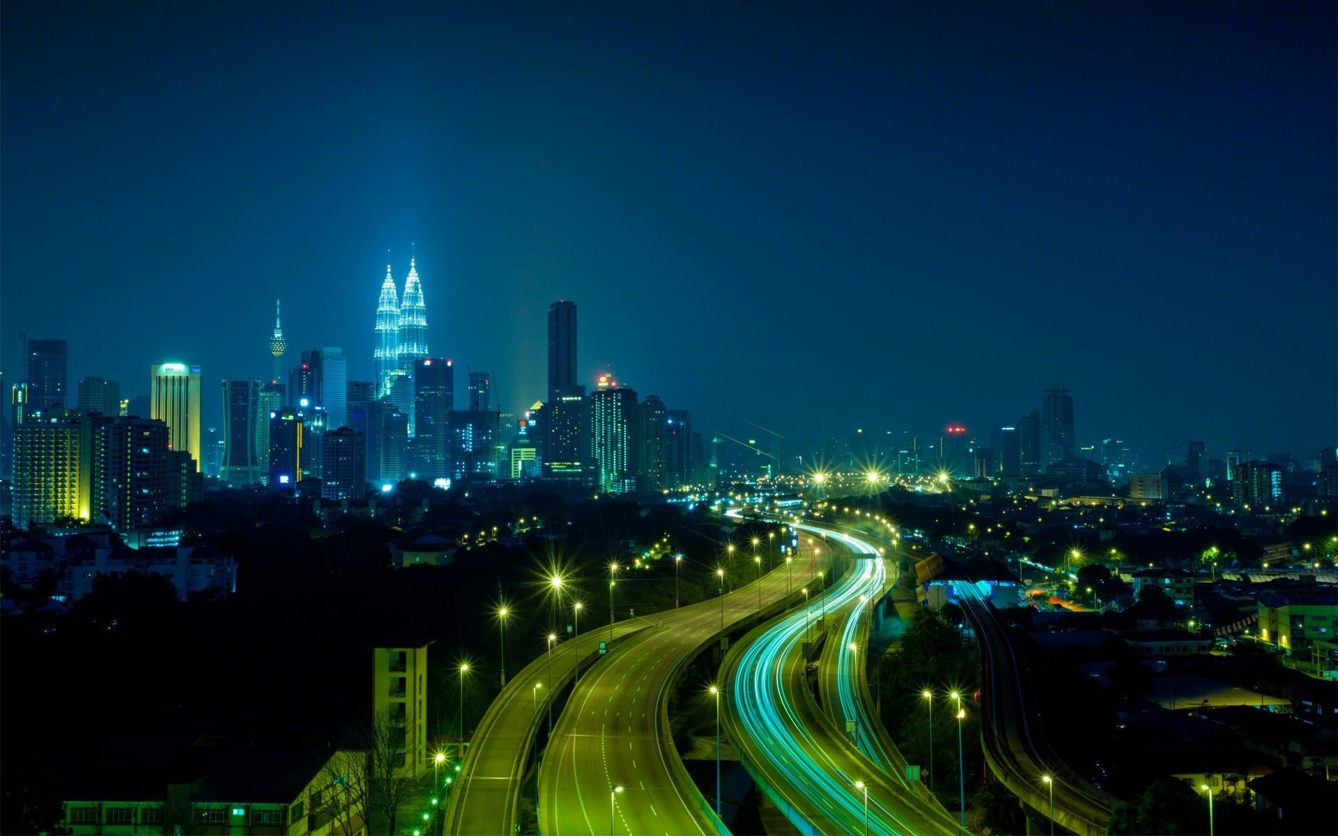 carretera noche ciudad