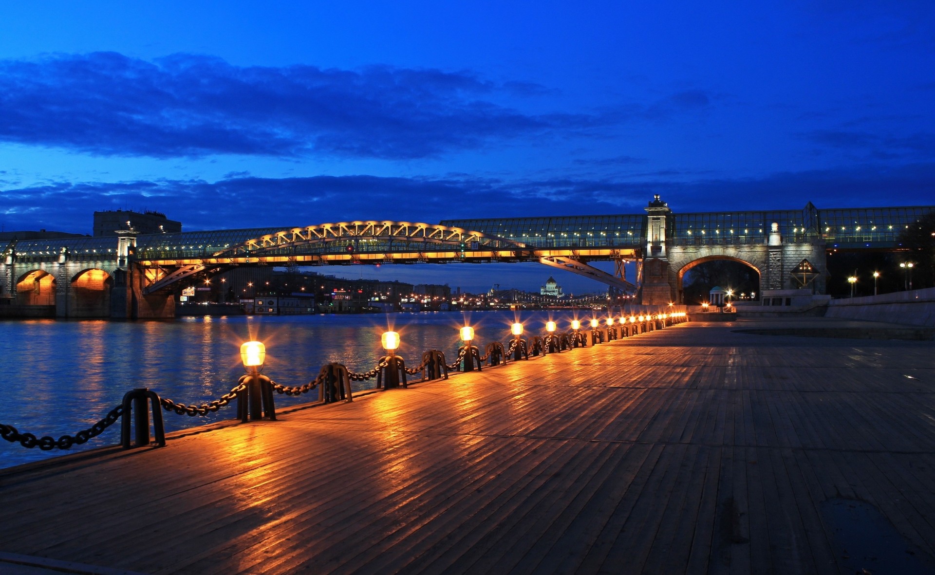 moscow night bridge