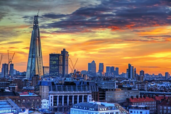 London bei Sonnenuntergang an einem Wintertag