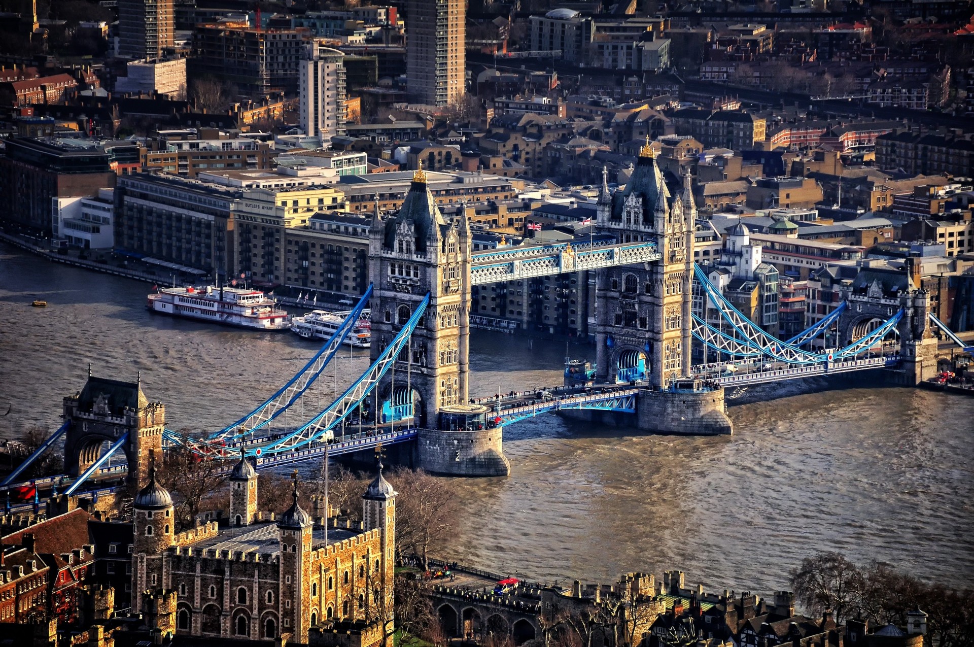 anglia tower bridge londyn