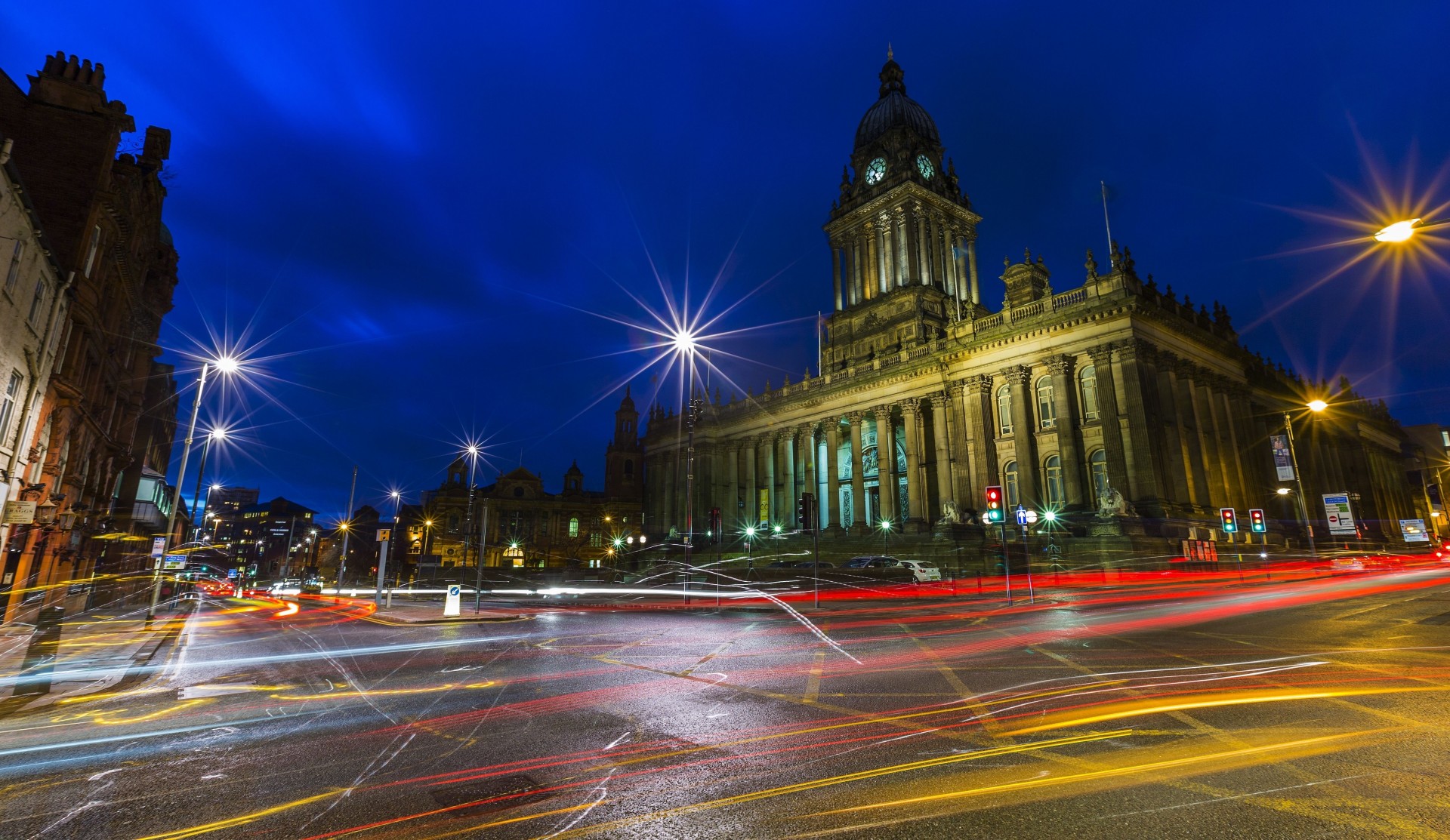 leeds di notte leeds è una città nello yorkshire sul fiume eyre la terza città più grande del regno unito