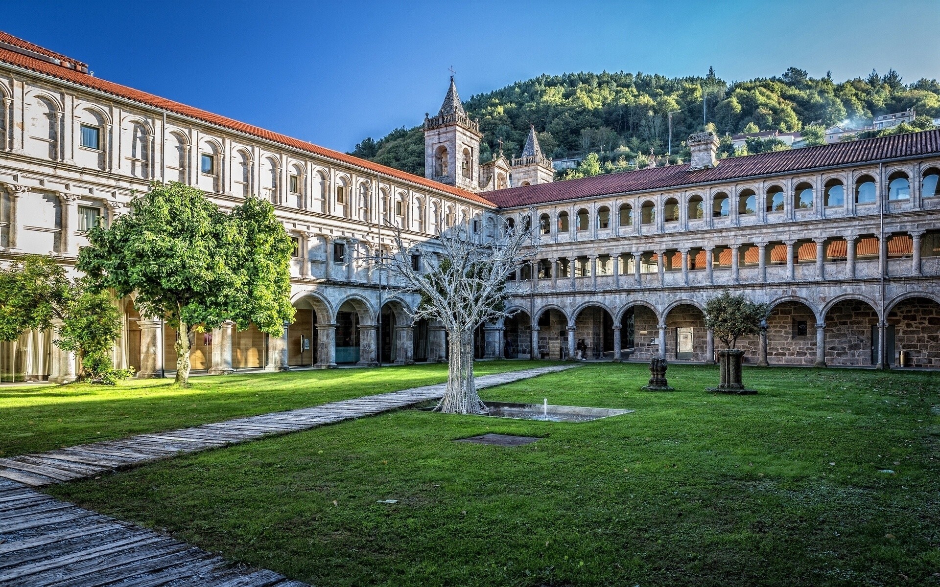 cour bâtiment espagne hôtel