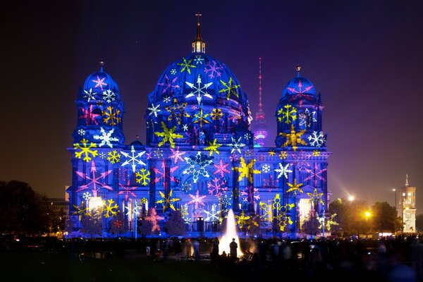 Foto des Berliner Doms beim Festival