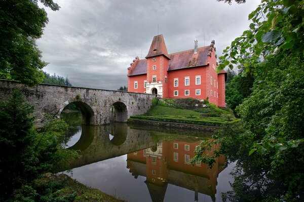 República Checa puente río castillo