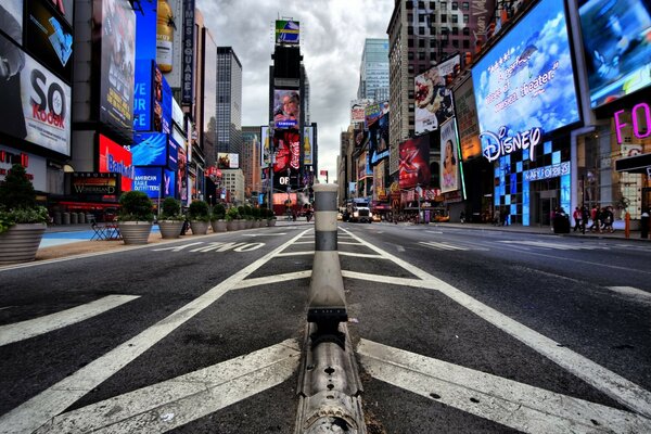 Smooth and clear road markings