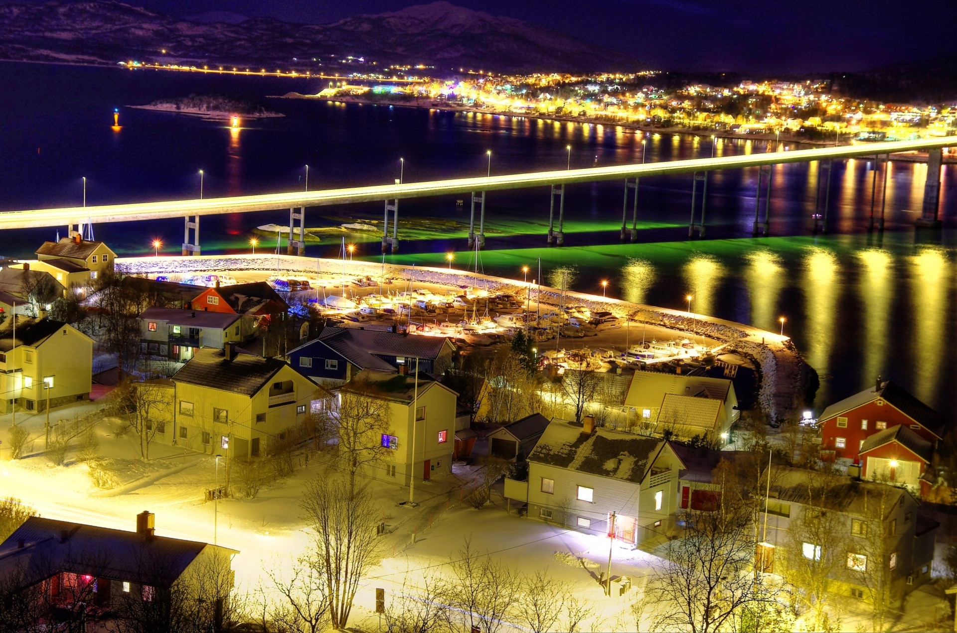 noche río puente ciudad noruega casa