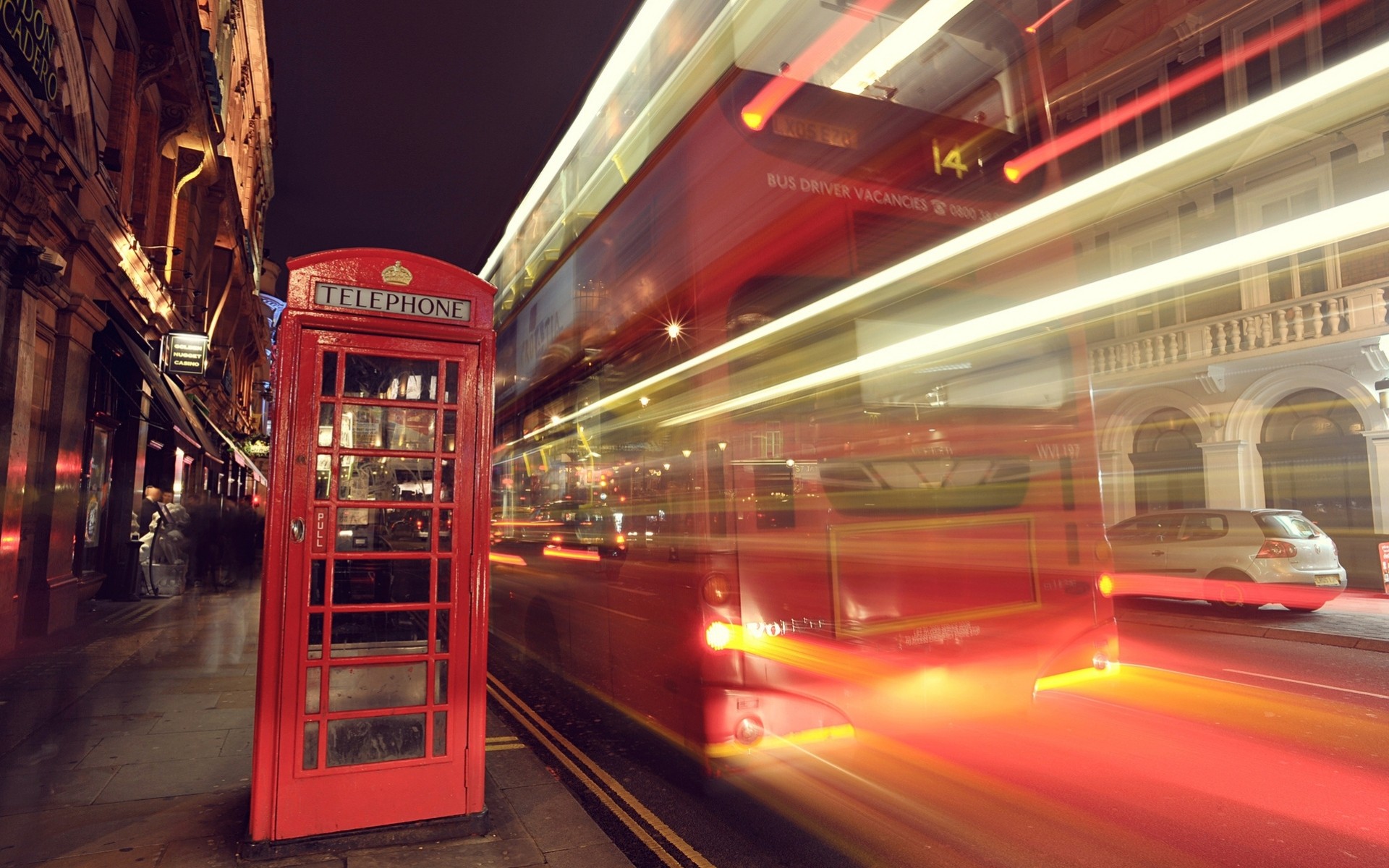 lights telfon night street light town england london