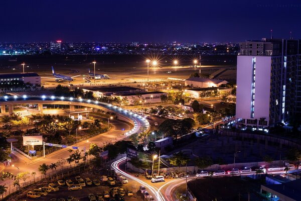 Lumière dorée des lumières de la ville de nuit