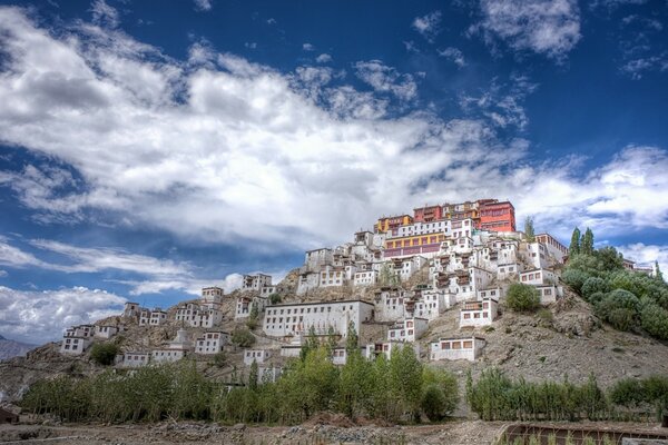 Voyage en Inde monastère bouddhiste