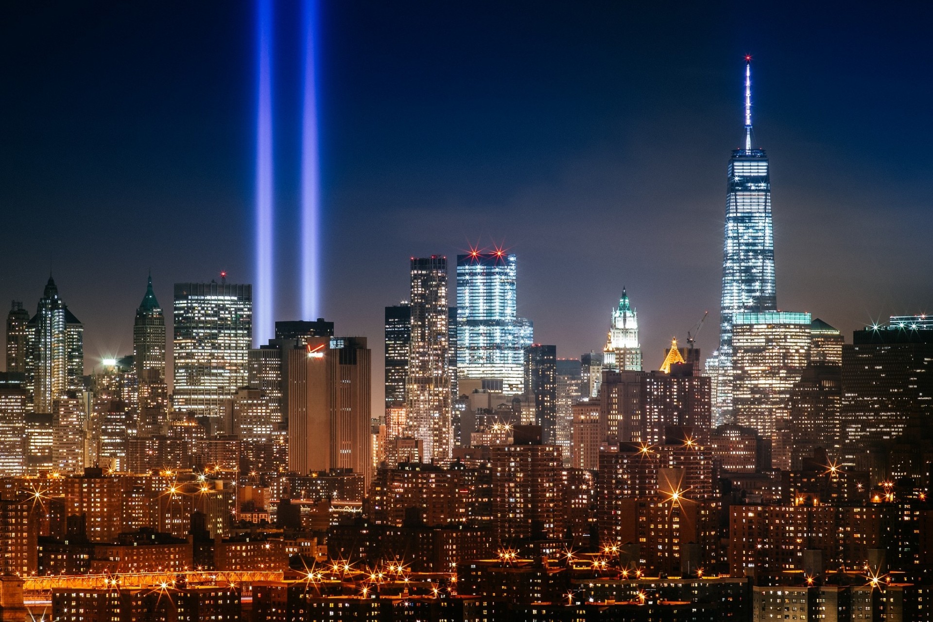 rayos manhattan nueva york rascacielos edificio ciudad de la noche