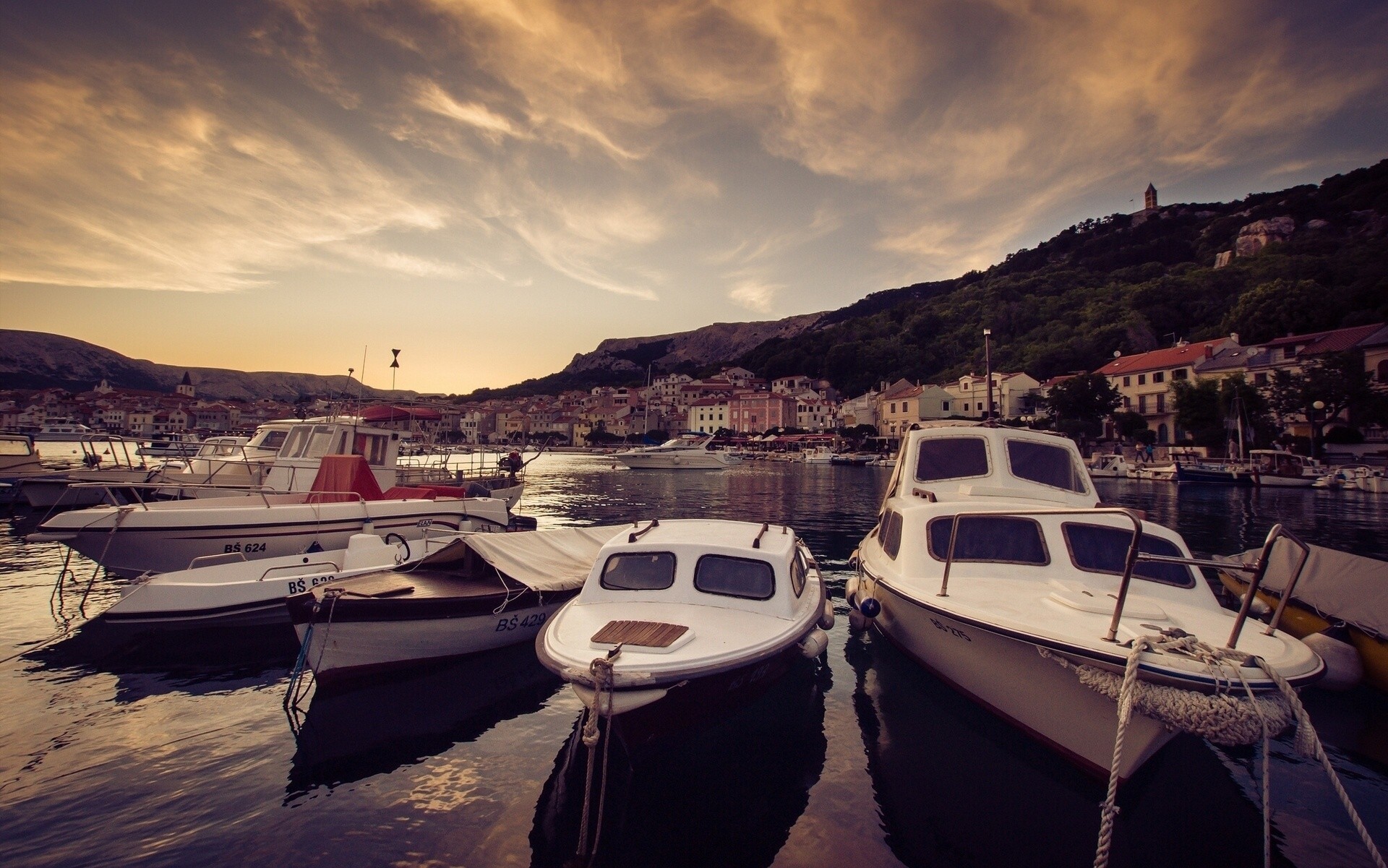 baska croatia boat bay the port