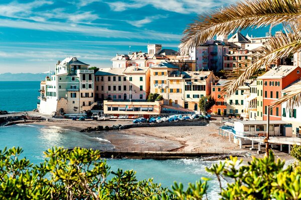 Foto einer Stadt in Italien am Meer