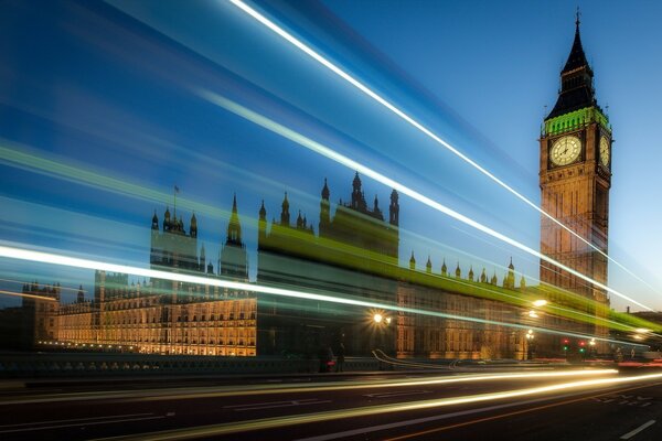 Londra Notturna. Sono strade cittadine