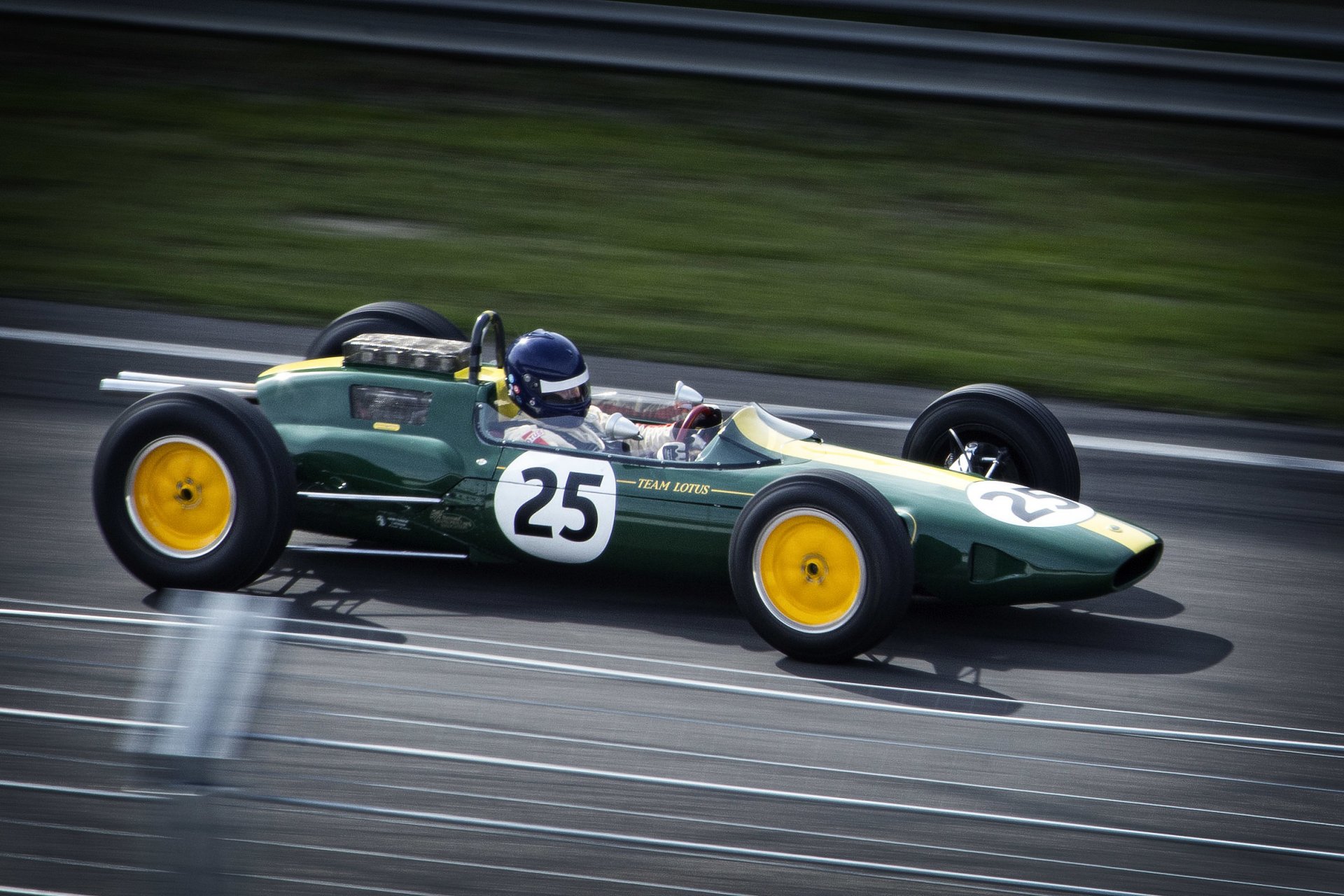 rápido velocidad deportes carretera coche de carreras corredor autódromo automovilismo pista de carreras fórmula f1 auto