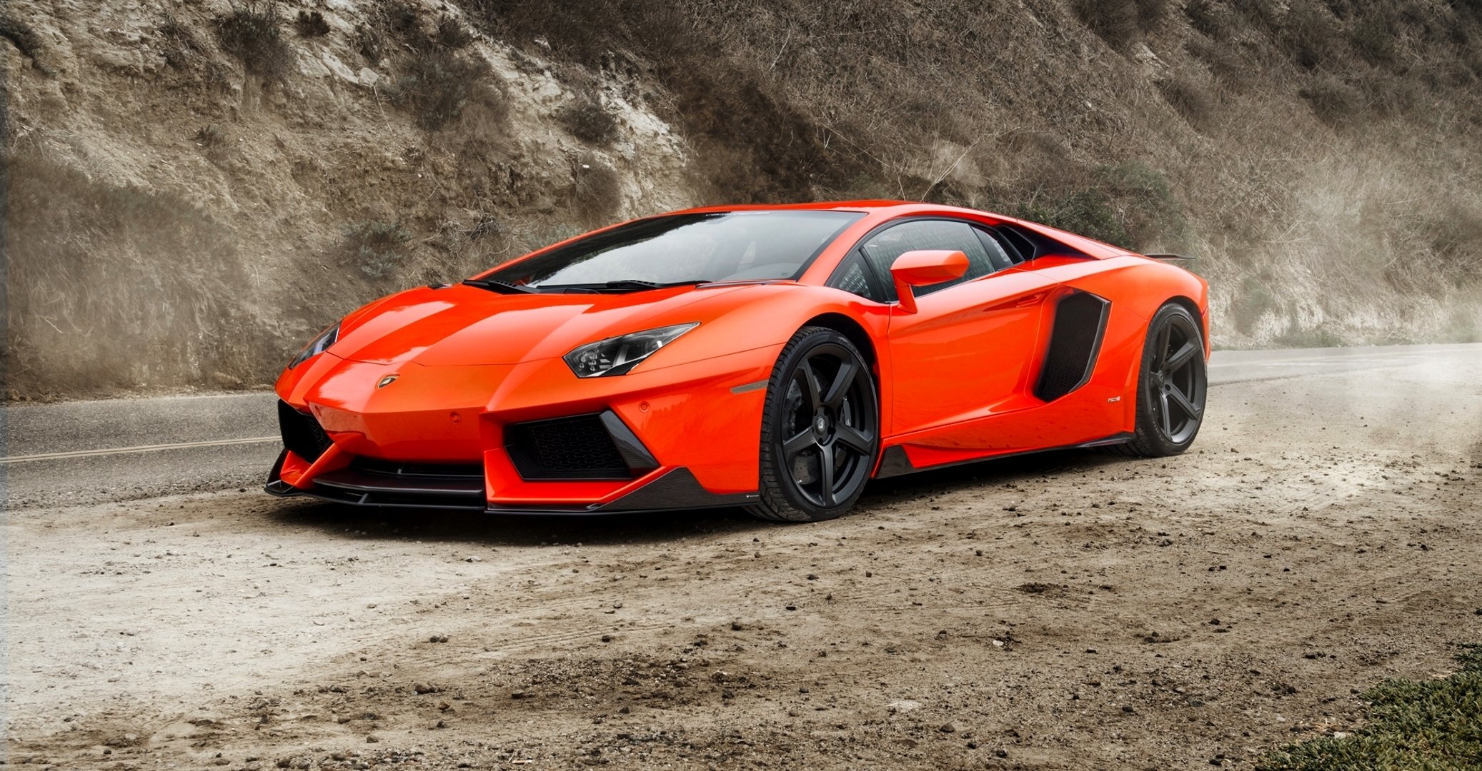 2015 г. lamborghini lp-700-4 aventador купе родстер ламборджини авентадор суперкар