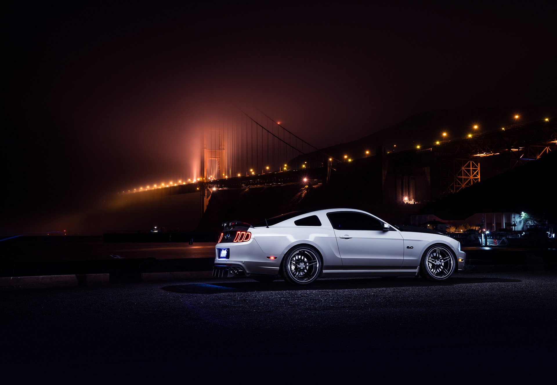 ford mustang aristo collezione bianco muscle car nigth assale posteriore smog