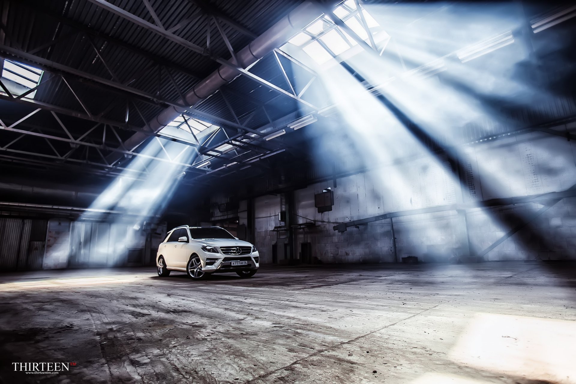 treize photographie photographe auto voiture mercedes-benz ml350 amg hangar