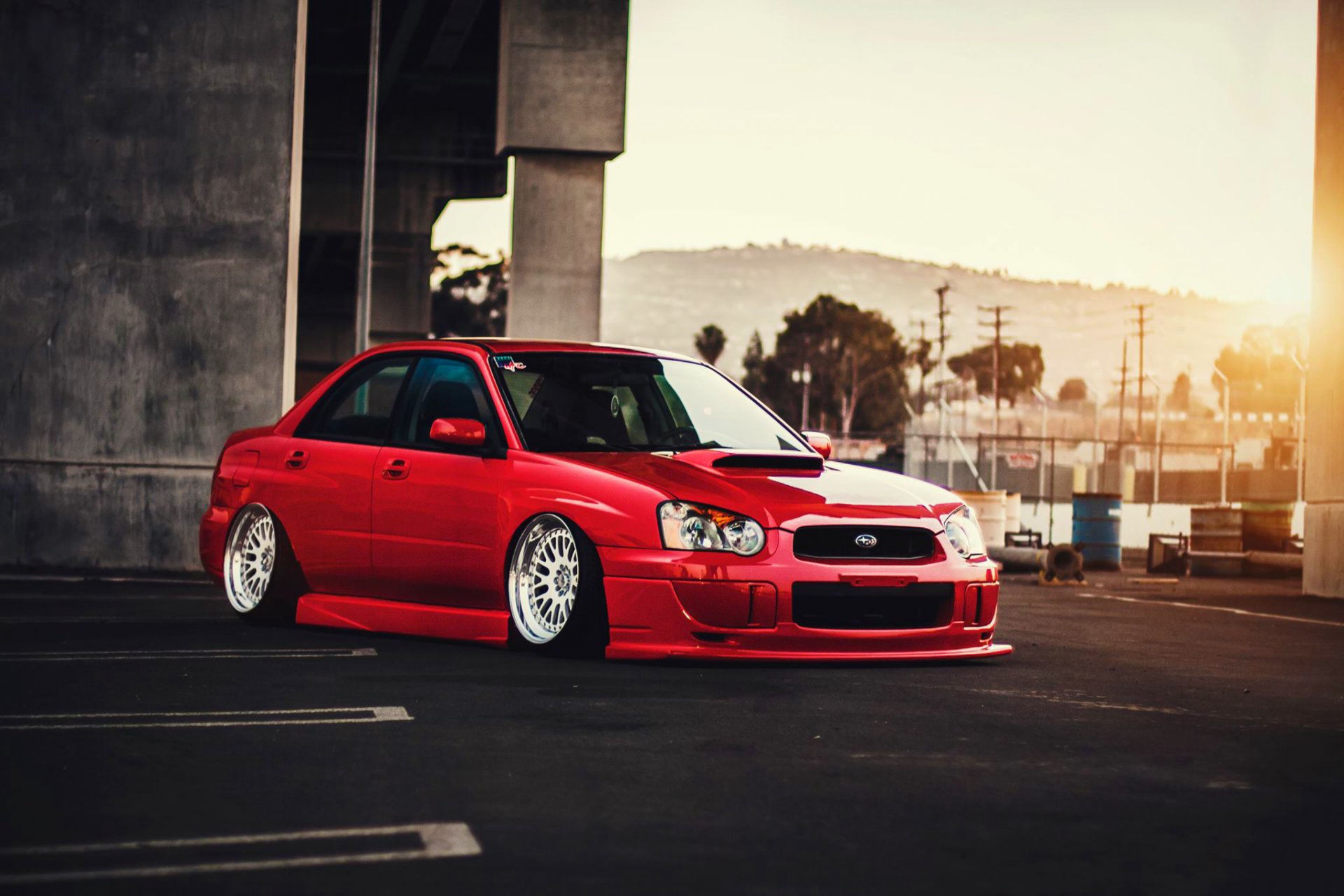 ubaru impreza wrx sti posición bajo rojo color sol coche frente