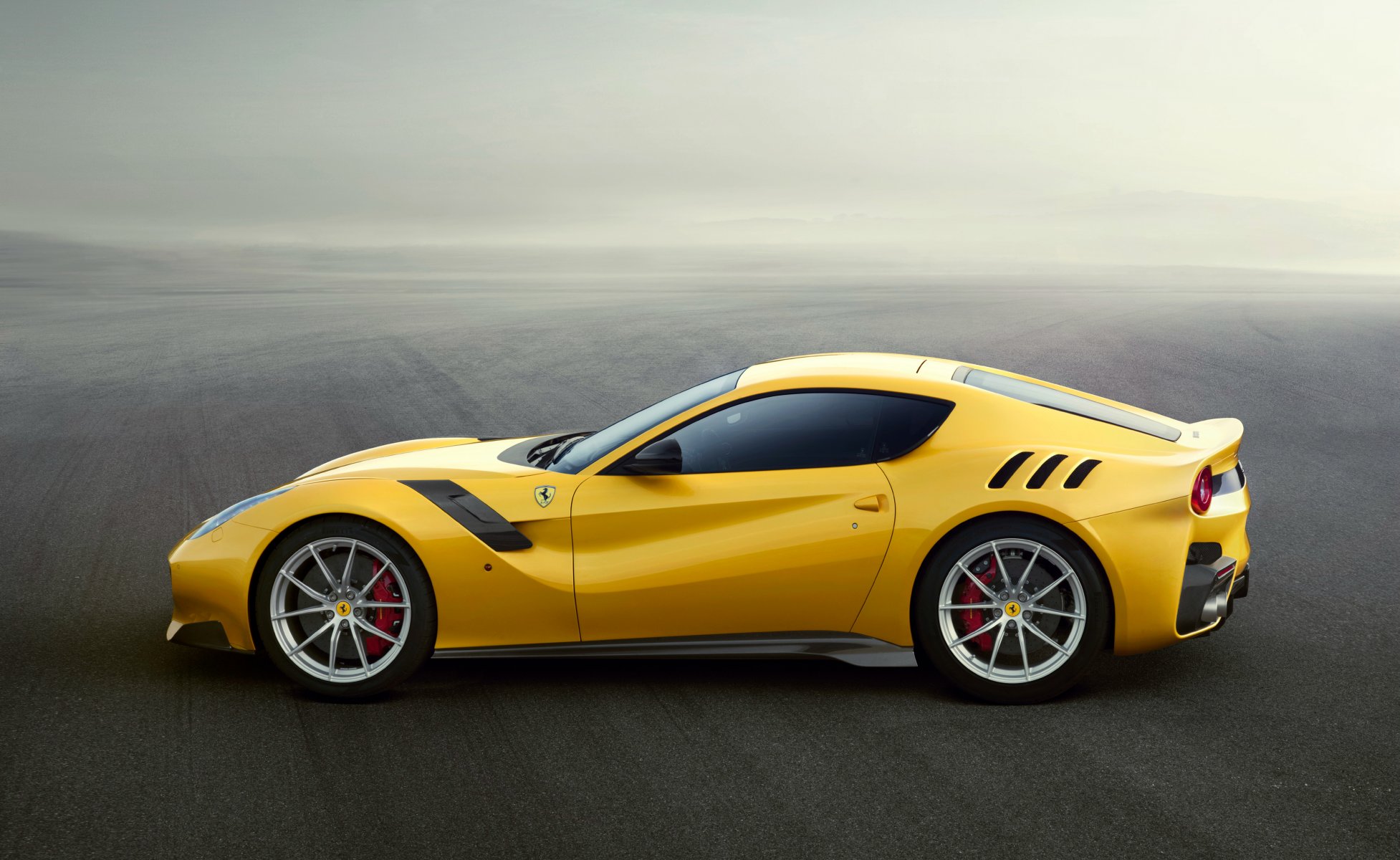 ferrari f12 ferrari supersamochód