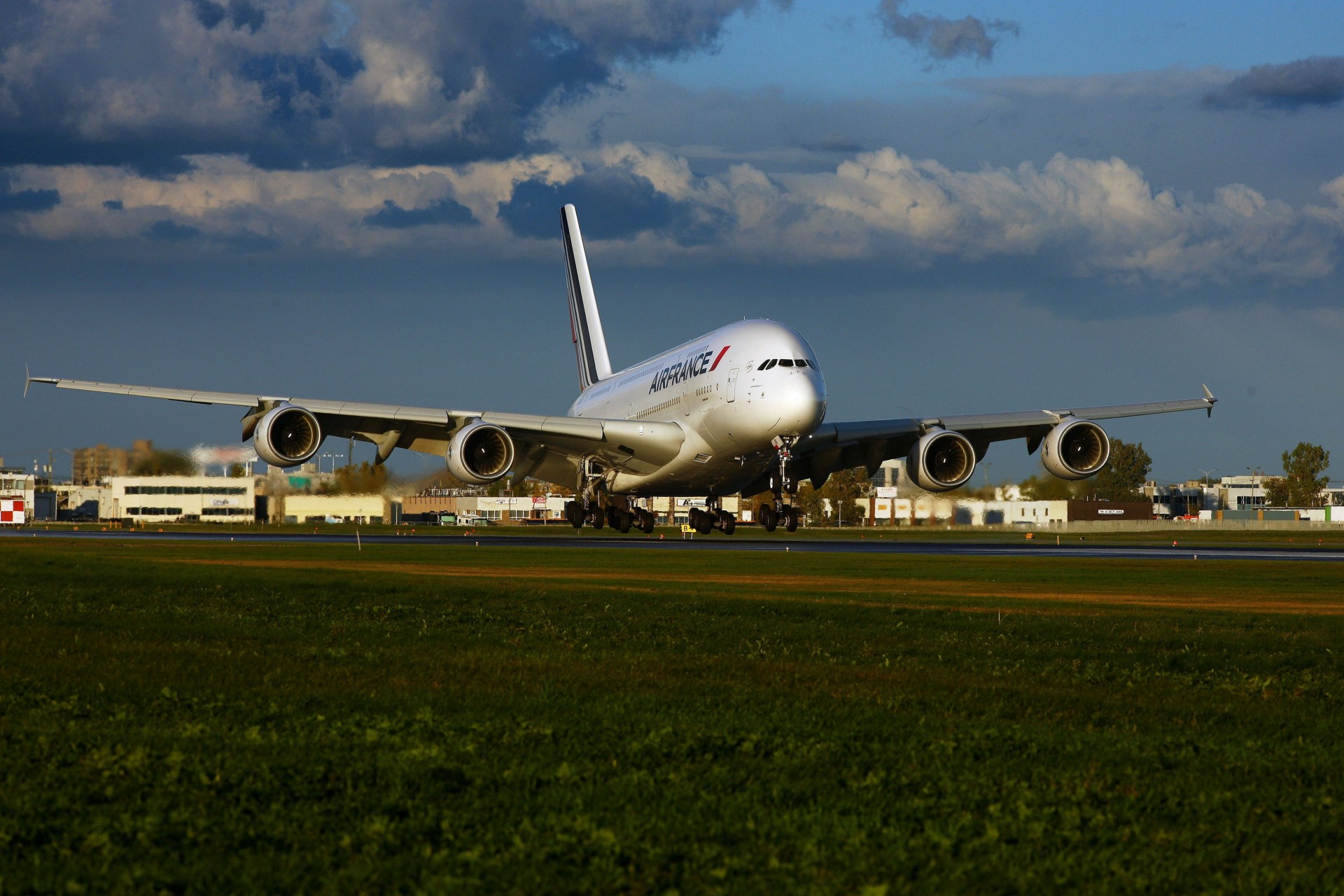 avion a380 airbus air france décollage herbe paquebot aéroport