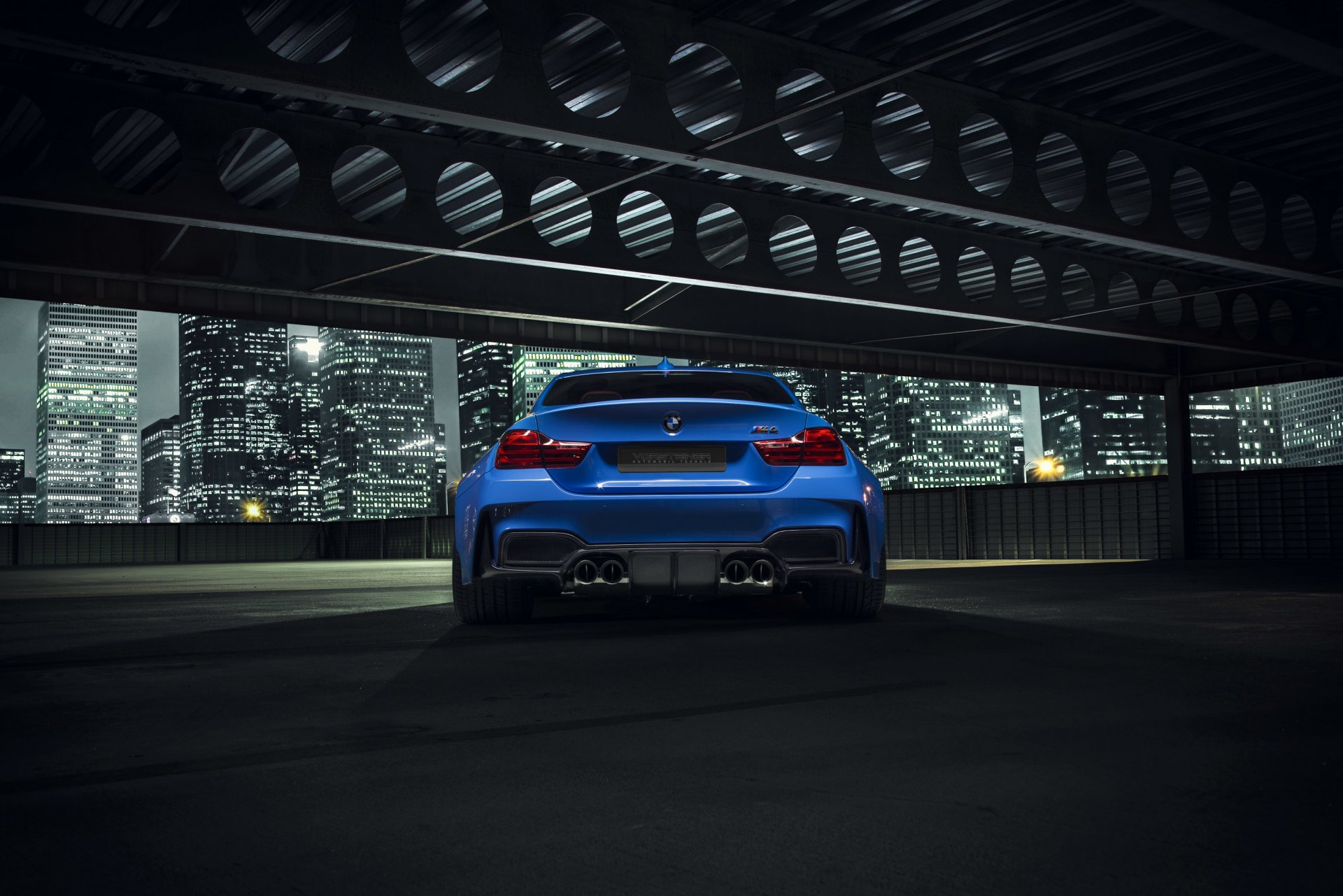 bmw gtrs4 vorsteiner widebody фотосессия синий nigth город сзади