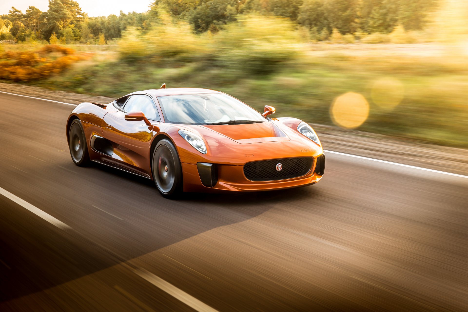 jaguar c-x75 в движении суперкар