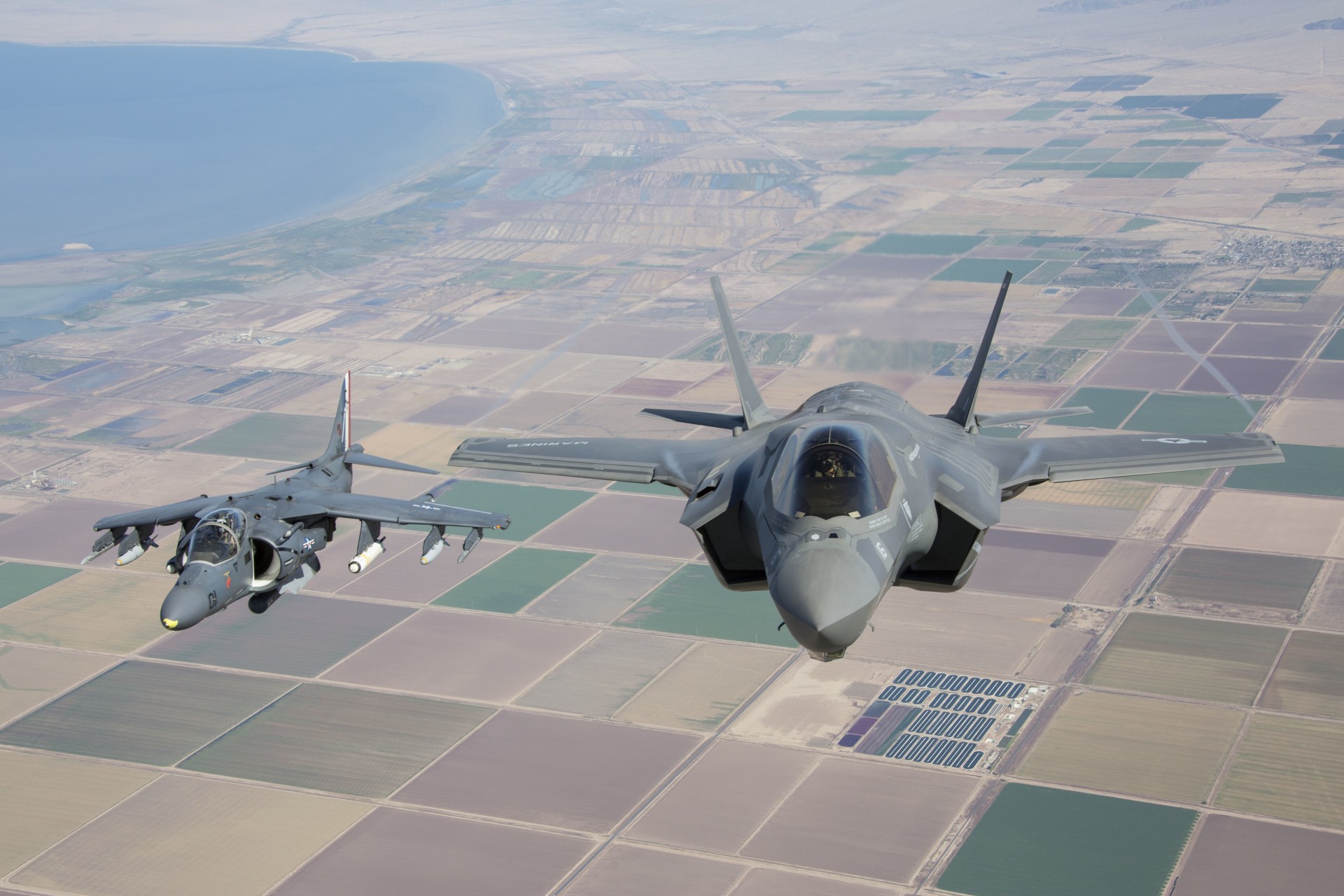 turboprop f-35b harrier av-8b land