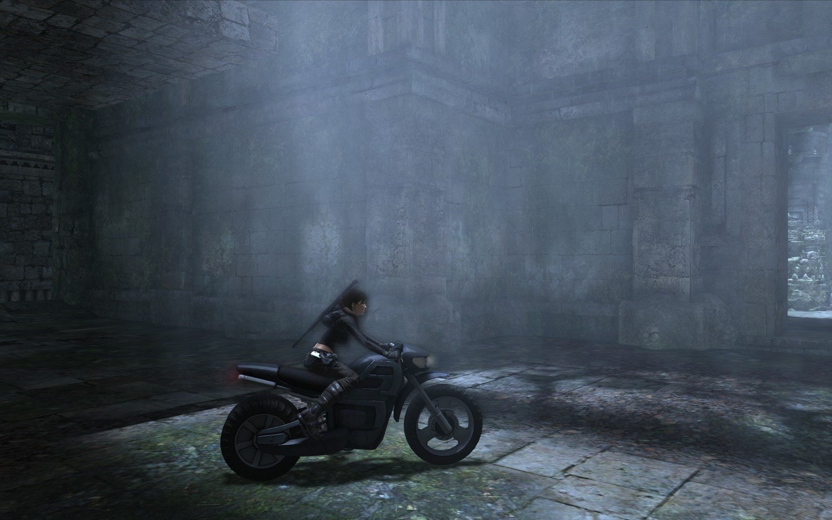 tomb rider fille moto capture d écran brouillard