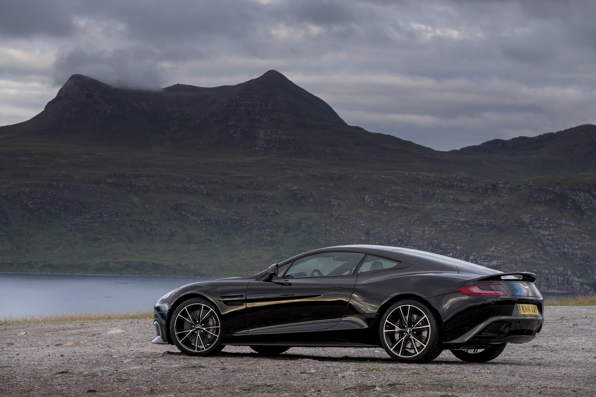 2014 aston martin vanquish carbon aston martin vanquish