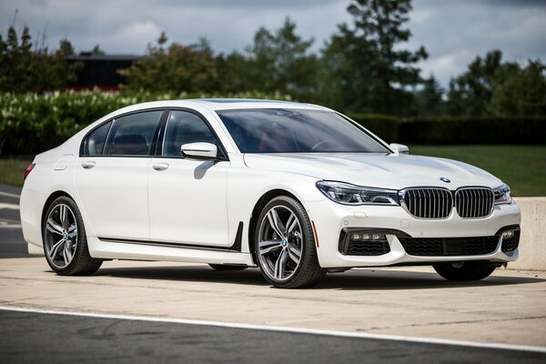 2015 BMV m7 with all-wheel drive