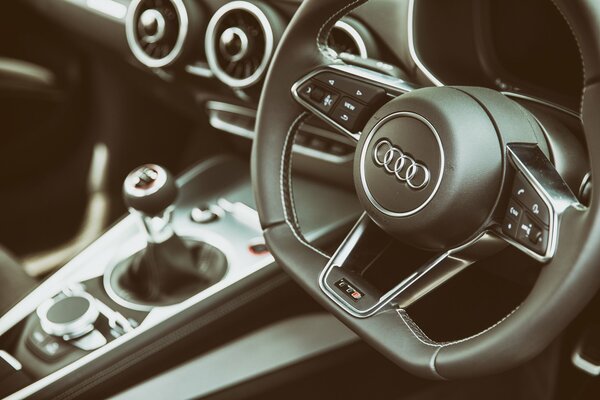 Hermosa foto del interior del Audi