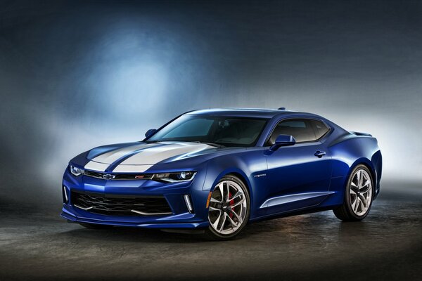 Amerykański samochód muskularny chevrolet camaro