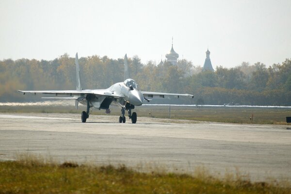 Militar истоибитель en condiciones listo para volar